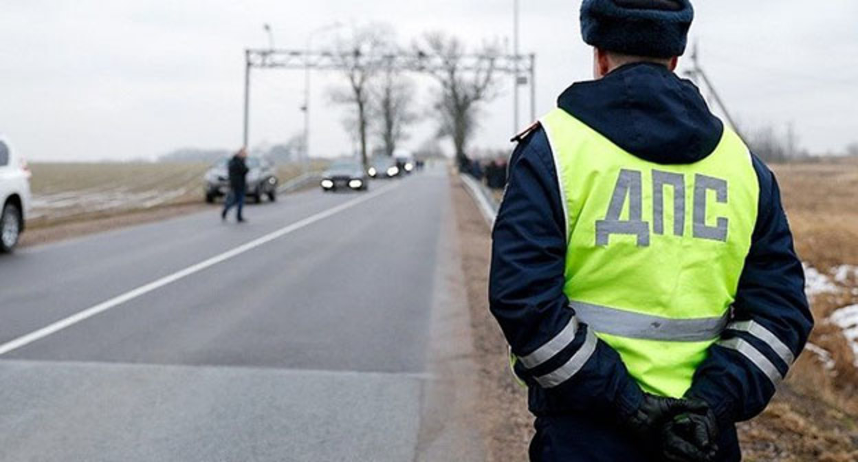 Глава МВД Абхазии. Фото https://www.avtovzglyad.ru/gai/pdd/2020-08-21-gde-rabotaete-i-kuda-edete-objazan-li-voditel-otvechat-na-lichnye-voprosy-sotrudnikov-gibdd/ Глава МВД Абхазии. Фото https://www.avtovzglyad.ru/gai/pdd/2020-08-21-gde-rabotaete-i-kuda-edete-objazan-li-voditel-otvechat-na-lichnye-voprosy-sotrudnikov-gibdd/