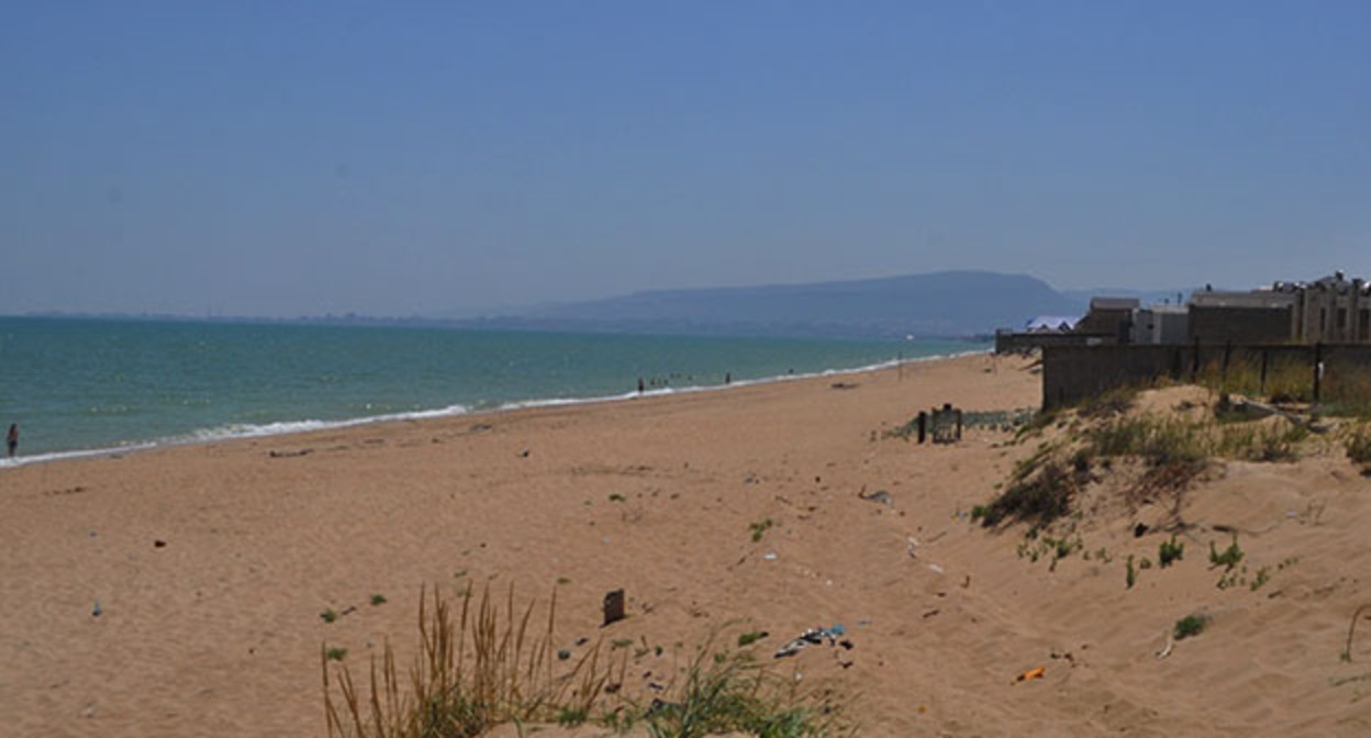 Пляж в Дагестане. Фото: https://riadagestan.ru/upload/iblock/5e9/5e9a73030354d96f7f3a863eb85f23f1.JPG Пляж в Дагестане. Фото: https://riadagestan.ru/upload/iblock/5e9/5e9a73030354d96f7f3a863eb85f23f1.JPG
