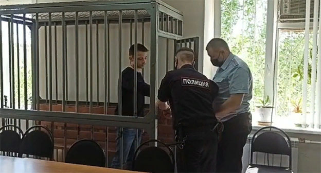 Денис Сердюк в зале суда. Скриншот видео https://www.youtube.com/watch?v=5XX5ff_424o Денис Сердюк в зале суда. Скриншот видео https://www.youtube.com/watch?v=5XX5ff_424o