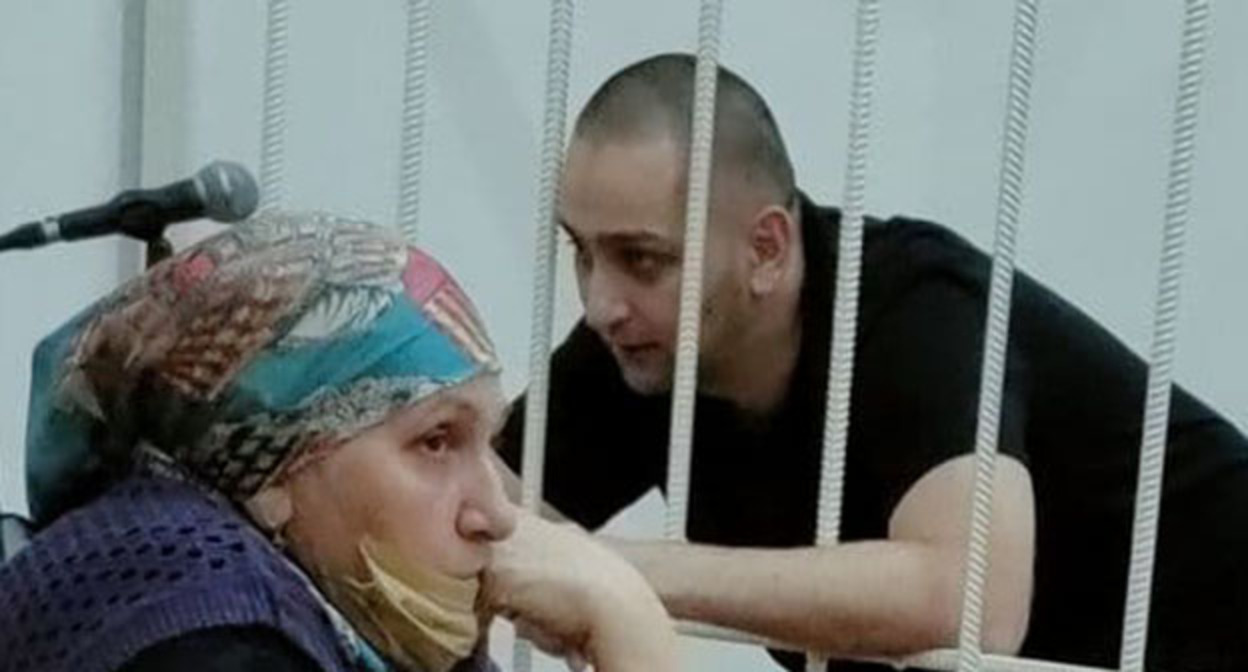 Саид-Магомед Омаров на заседании в Гудермесском городском суде. Фото Алены Садовской для "Кавказского узла" Саид-Магомед Омаров на заседании в Гудермесском городском суде. Фото Алены Садовской для "Кавказского узла"