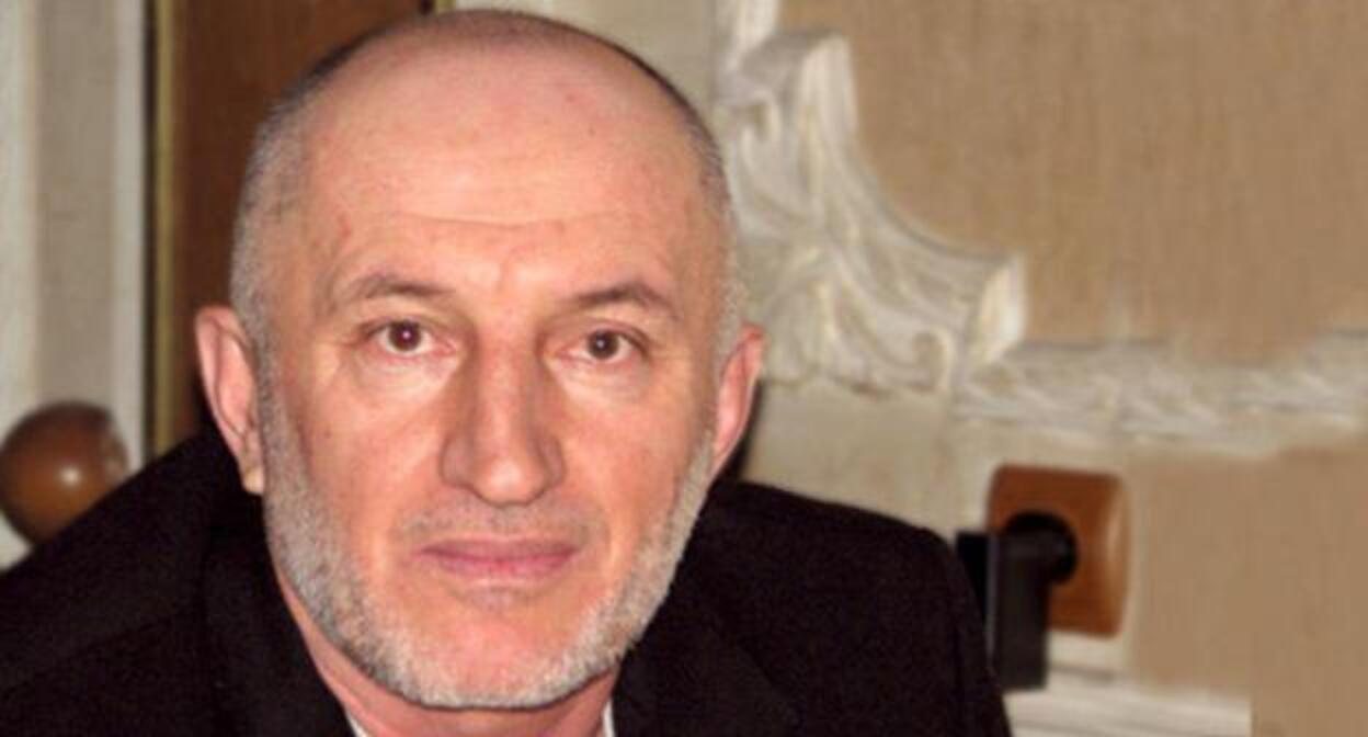 Ахмеднаби Ахмеднабиев во время пресс-конференции, посвященной безопасности журналистов. Махачкала, 14 января 2013 г. Фото Светланы Свистуновой для "Кавказского узла" Ахмеднаби Ахмеднабиев во время пресс-конференции, посвященной безопасности журналистов. Махачкала, 14 января 2013 г. Фото Светланы Свистуновой для "Кавказского узла"