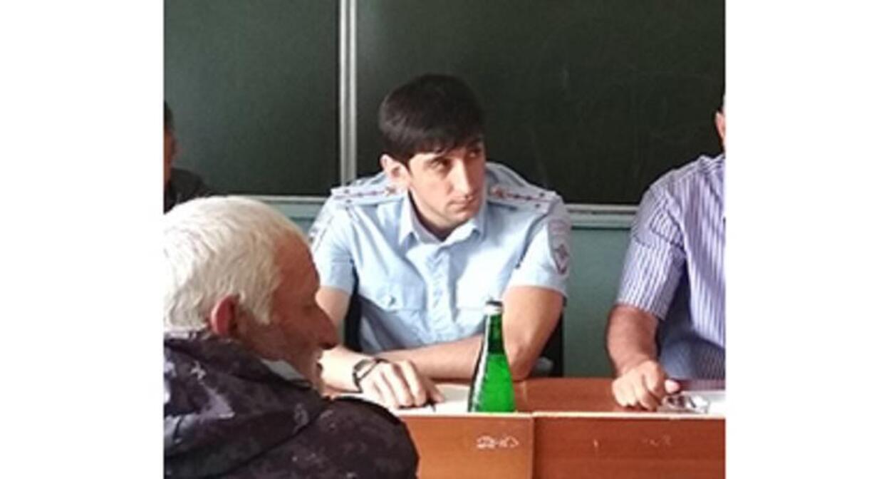 Артем Магомедов. Фото https://chernovik.net/content/lenta-novostey/nachalnik-policii-rutulskogo-rayona-artyom-magomedov-zaderzhan Артем Магомедов. Фото https://chernovik.net/content/lenta-novostey/nachalnik-policii-rutulskogo-rayona-artyom-magomedov-zaderzhan