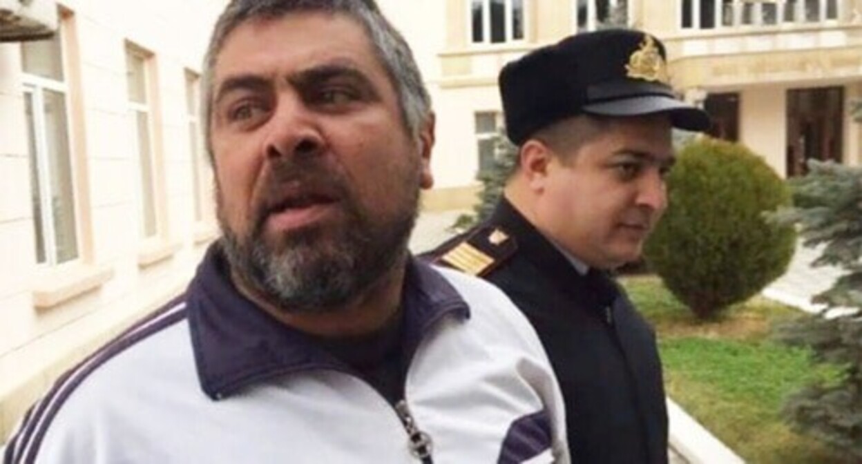 Ализамин Салаев. Скриншот видео со страницы в Facebook https://www.facebook.com/photo.php?fbid=557490281792370&set=a.108531503354919&type=1&theater принадлежит компании Meta деятельность которой запрещена в России Ализамин Салаев. Скриншот видео со страницы в Facebook https://www.facebook.com/photo.php?fbid=557490281792370&set=a.108531503354919&type=1&theater принадлежит компании Meta деятельность которой запрещена в России
