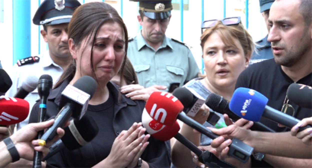 Дочь Вагифа Хачатряна дает интервью. Скришот видео https://alphanews.am/ru/dochy-plenennogo-vagifa-hachatryana-opr/ Дочь Вагифа Хачатряна дает интервью. Скришот видео https://alphanews.am/ru/dochy-plenennogo-vagifa-hachatryana-opr/