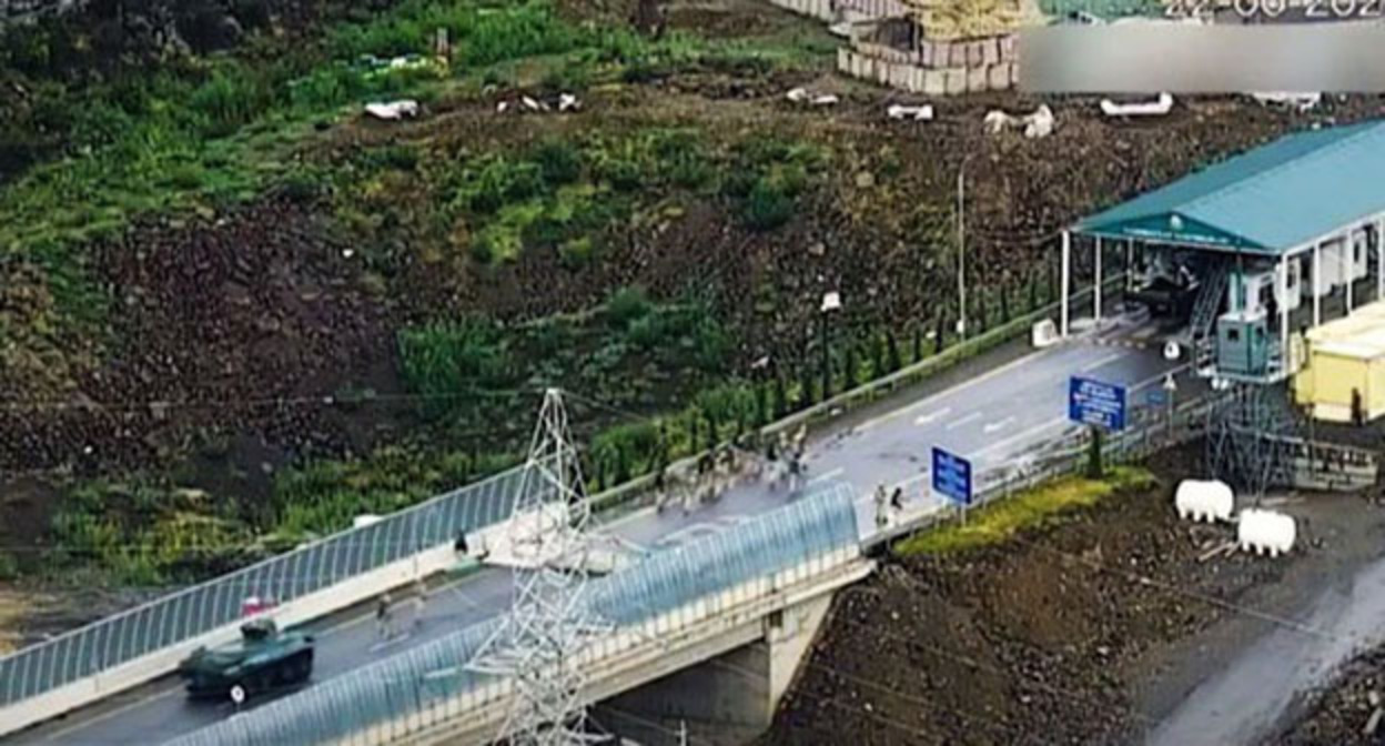 Пункт пропуска в Лачинском коридоре. Фото: https://www.aysor.am Пункт пропуска в Лачинском коридоре. Фото: https://www.aysor.am