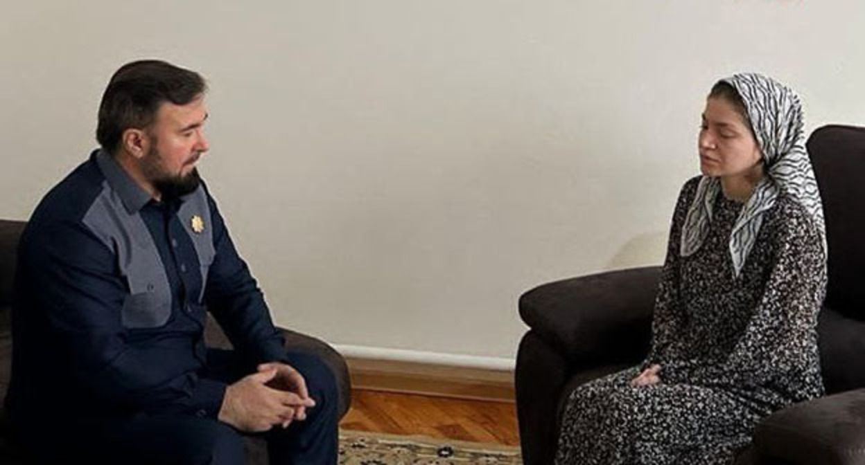 Мансур Солтаев и Седа Сулейманова. Фото: https://t.me/chechombudsman/2259 Мансур Солтаев и Седа Сулейманова. Фото: https://t.me/chechombudsman/2259