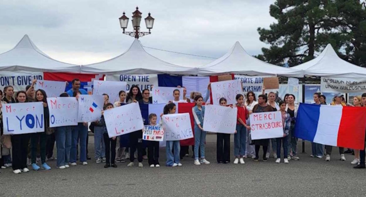 Участники акции в Степанакерте,фото: Алвард Григорян для "Кавказского узла" Участники акции в Степанакерте,фото: Алвард Григорян для "Кавказского узла"