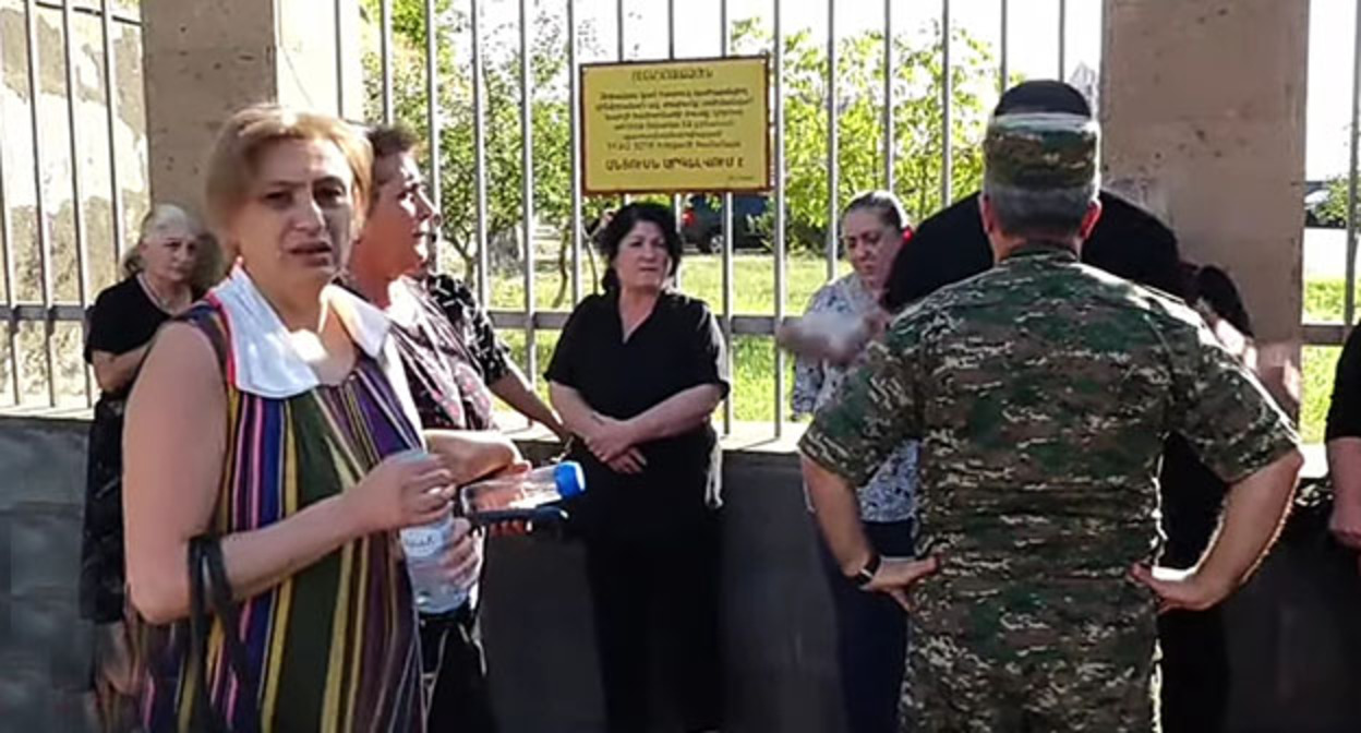 Родители пропавших без вести военных. Фото: https://news.am/rus/news/778100.html Родители пропавших без вести военных. Фото: https://news.am/rus/news/778100.html