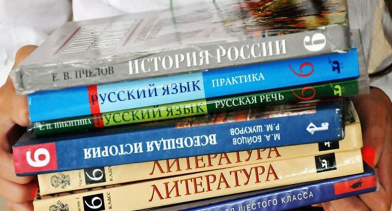 Учебники. Фото: администрация Волгоградской области Учебники. Фото: администрация Волгоградской области