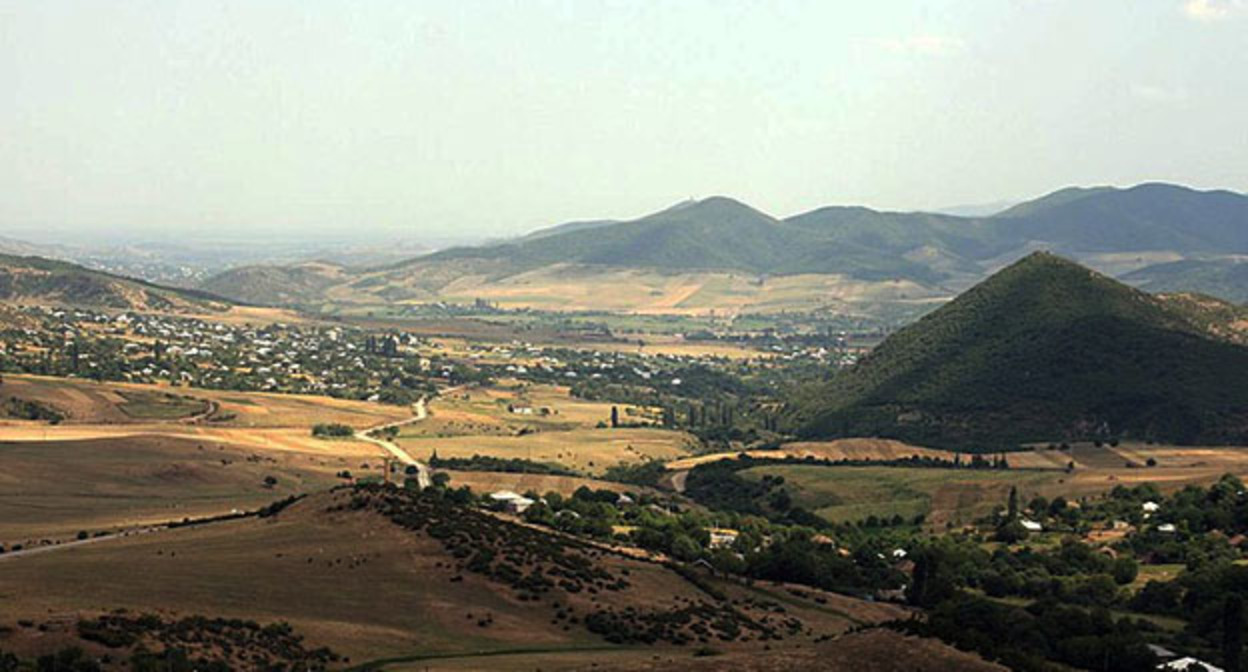 Вид из села Тандзия на север, в сторону Квеши. Фото: Aleksey Muhranoff https://ru.wikipedia.org Вид из села Тандзия на север, в сторону Квеши. Фото: Aleksey Muhranoff https://ru.wikipedia.org