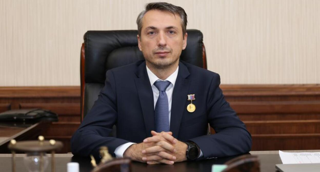 Эльхан Сулейманов. Фото: "Грозный-информ" https://www.grozny-inform.ru Эльхан Сулейманов. Фото: "Грозный-информ" https://www.grozny-inform.ru