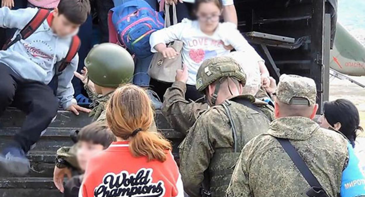 Эвакуация жителей Нагорного Карабаха. Фото: https://sova.news/sova-other/ Эвакуация жителей Нагорного Карабаха. Фото: https://sova.news/sova-other/