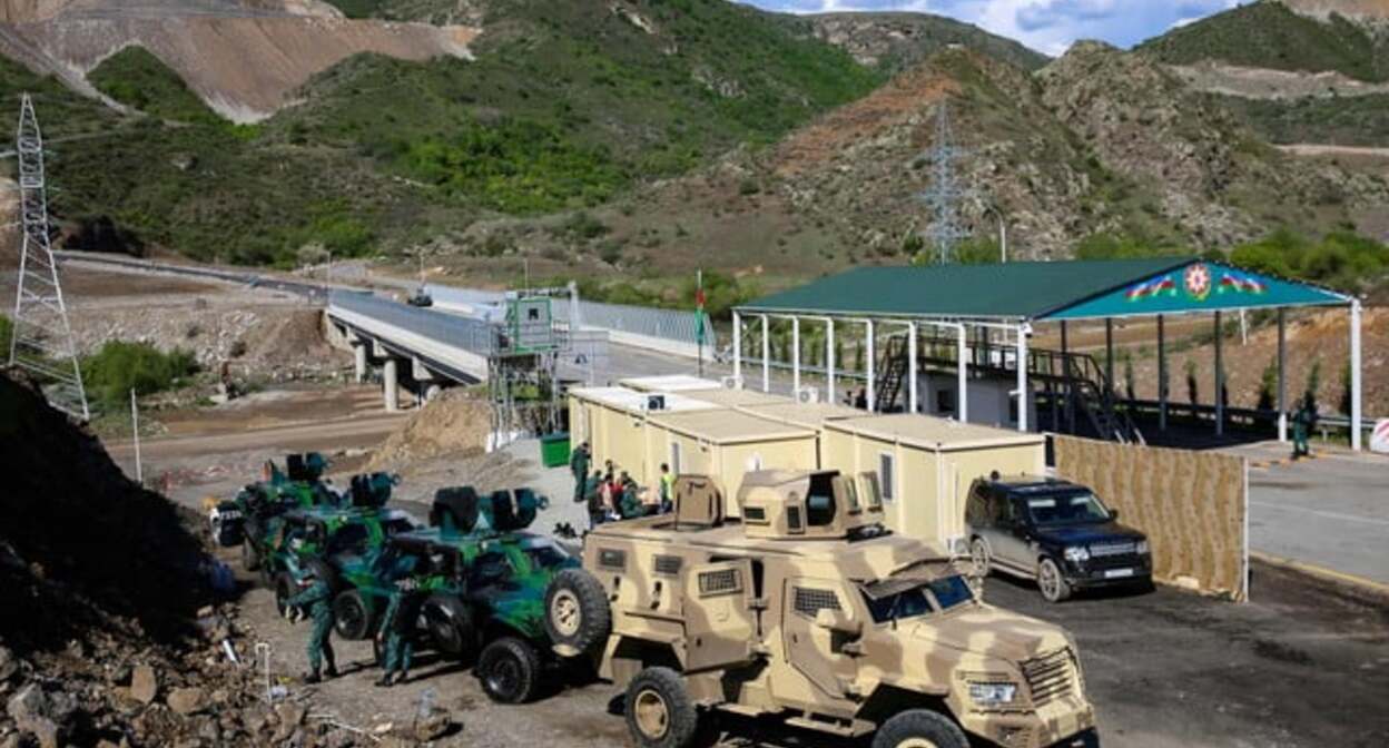 Пункт пропуска в Лачинском коридоре. Фото: https://ru.aravot.am/ Пункт пропуска в Лачинском коридоре. Фото: https://ru.aravot.am/