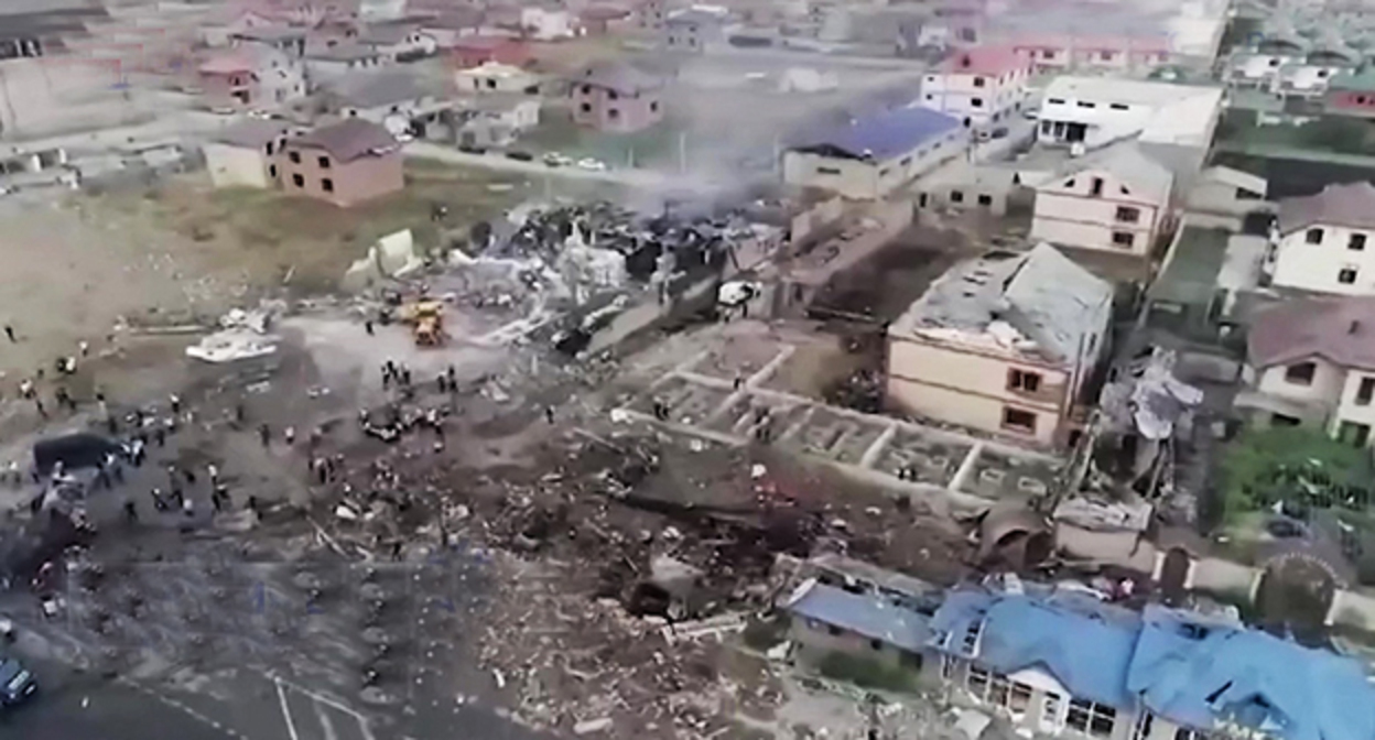 На месте взрыва в Махачкале. Фото: https://vmeste-rf.tv/news/tragediya-v-makhachkale-vzryv-unes-zhizni-35-chelovek/ На месте взрыва в Махачкале. Фото: https://vmeste-rf.tv/news/tragediya-v-makhachkale-vzryv-unes-zhizni-35-chelovek/