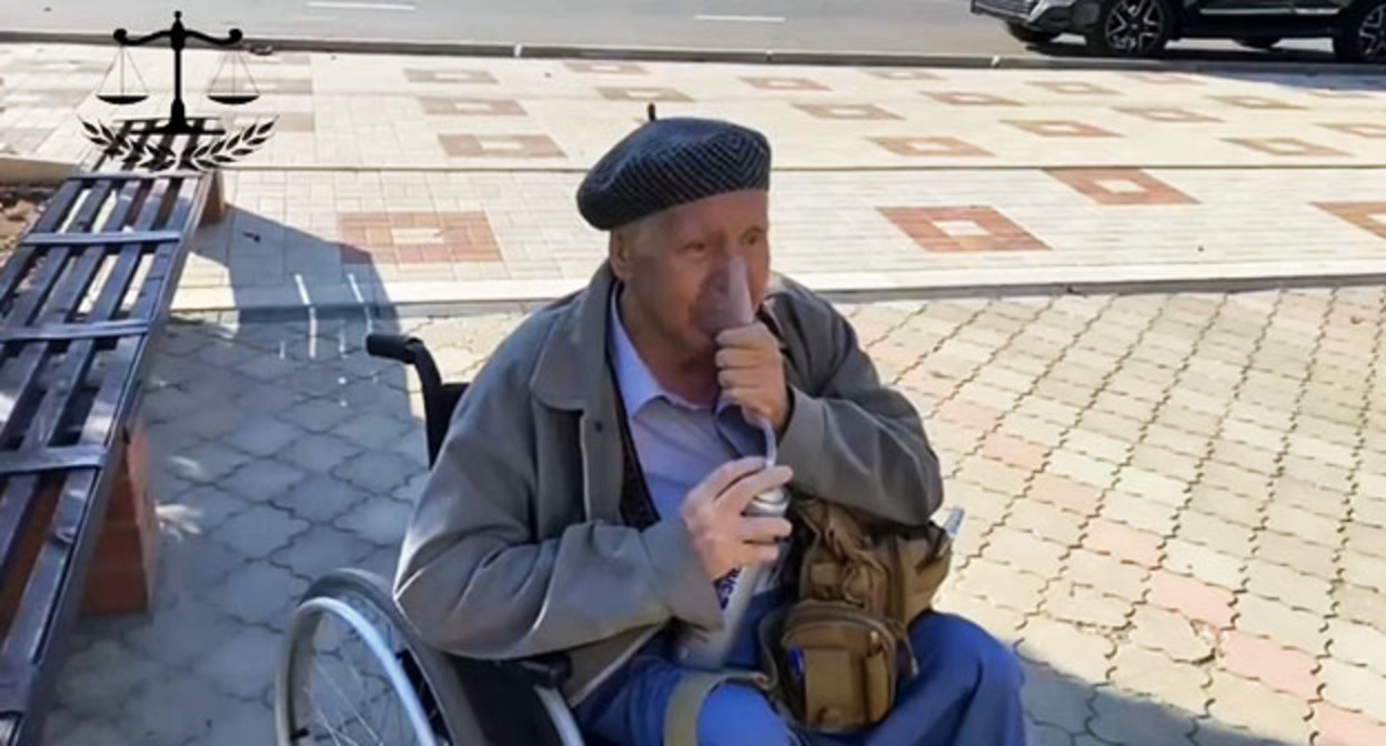 Инвалид-колясочник Юрий Трубачев. Скриншот видео https://t.me/stplt/1404 Инвалид-колясочник Юрий Трубачев. Скриншот видео https://t.me/stplt/1404