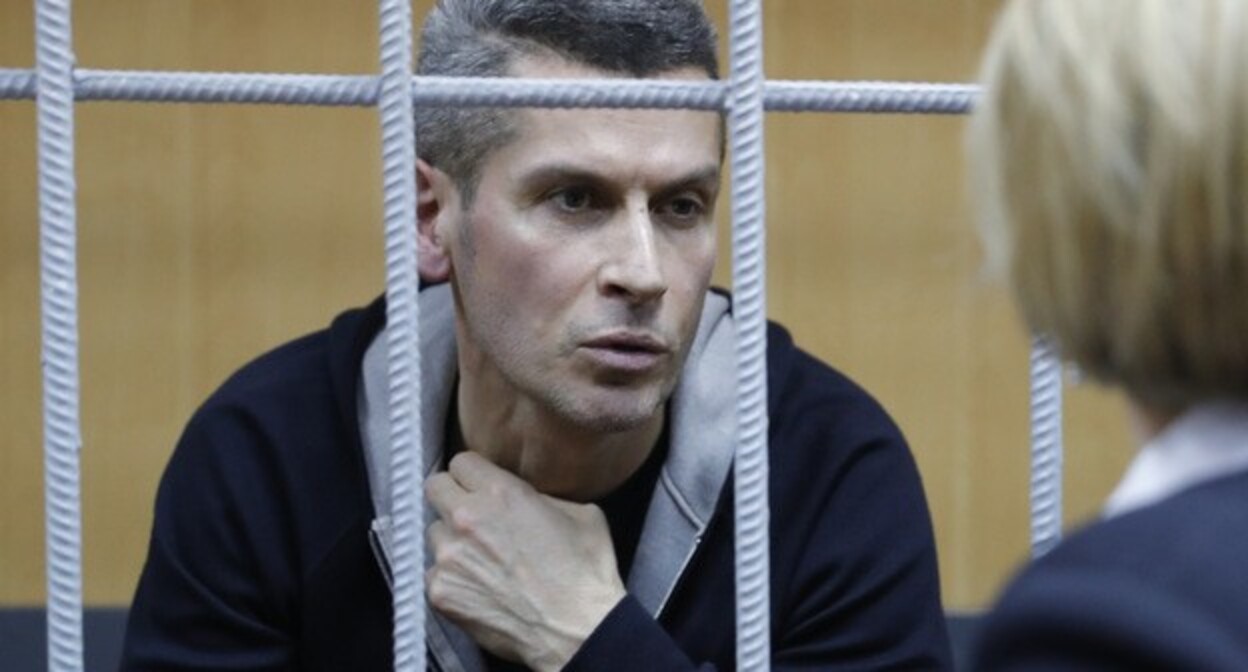 Зиявудин Магомедов. Фото: Tatyana Makeyeva, https://ru.wikipedia.org/wiki/%D0%9C%D0%B0%D0%B3%D0%BE%D0%BC%D0%B5%D0%B4%D0%BE%D0%B2,_%D0%97%D0%B8%D1%8F%D0%B2%D1%83%D0%B4%D0%B8%D0%BD_%D0%93%D0%B0%D0%B4%D0%B6%D0%B8%D0%B5%D0%B2%D0%B8%D1%87 Зиявудин Магомедов. Фото: Tatyana Makeyeva, https://ru.wikipedia.org/wiki/%D0%9C%D0%B0%D0%B3%D0%BE%D0%BC%D0%B5%D0%B4%D0%BE%D0%B2,_%D0%97%D0%B8%D1%8F%D0%B2%D1%83%D0%B4%D0%B8%D0%BD_%D0%93%D0%B0%D0%B4%D0%B6%D0%B8%D0%B5%D0%B2%D0%B8%D1%87