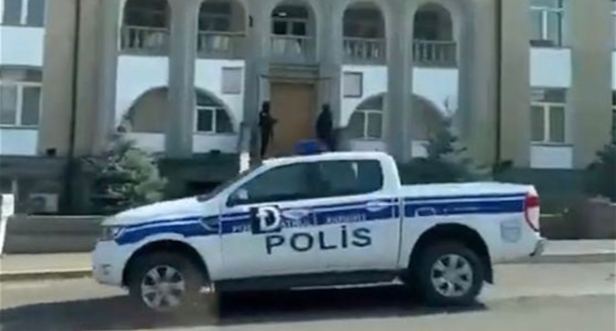 Азербайджанская полиция в Степанакерте, фото: 1news.az Азербайджанская полиция в Степанакерте, фото: 1news.az