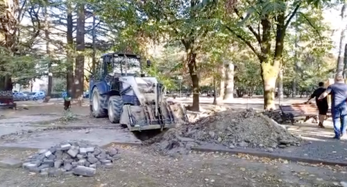 Работы в парке в Сочи, фото: корреспондент "Кавказского узла"
