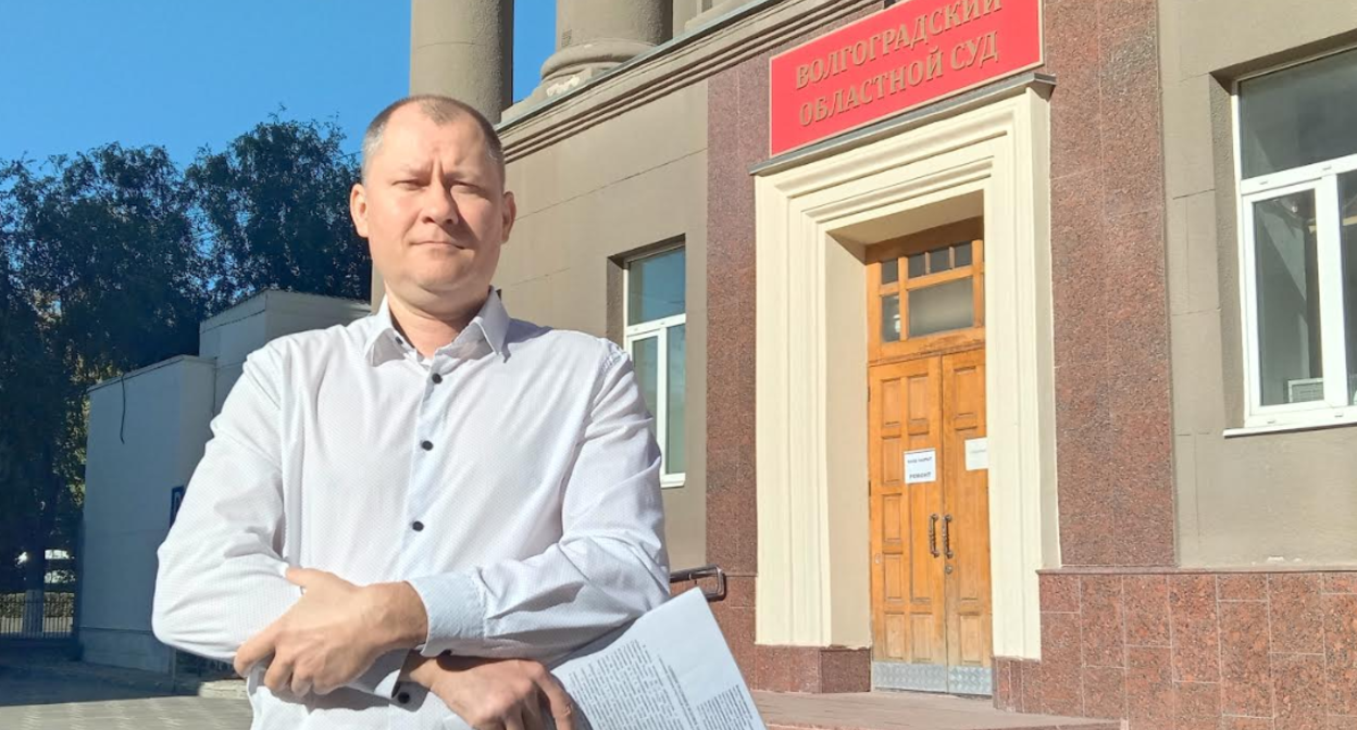 Алексей Севастьянов у здания суда. Фото Вячеслава Ященко для "Кавказского узла". Алексей Севастьянов у здания суда. Фото Вячеслава Ященко для "Кавказского узла".