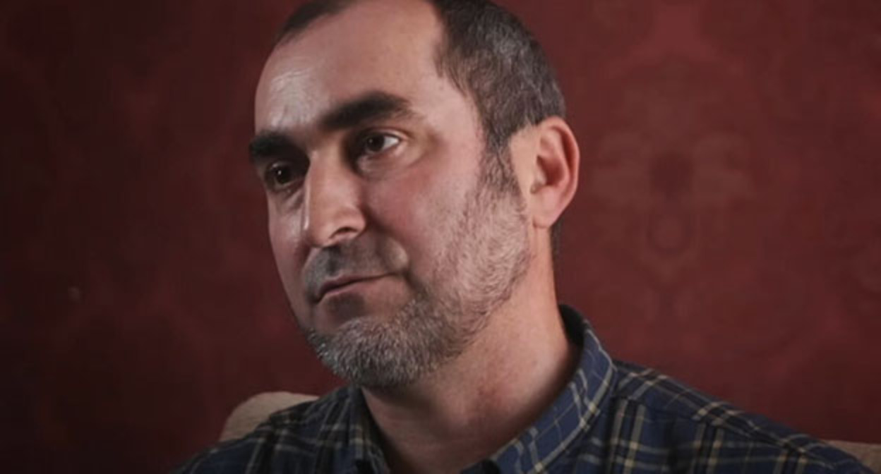 Магомед Аламов. Фото: скриншот фильма "Команды против пыток" "Отцы и дети" Магомед Аламов. Фото: скриншот фильма "Команды против пыток" "Отцы и дети"
