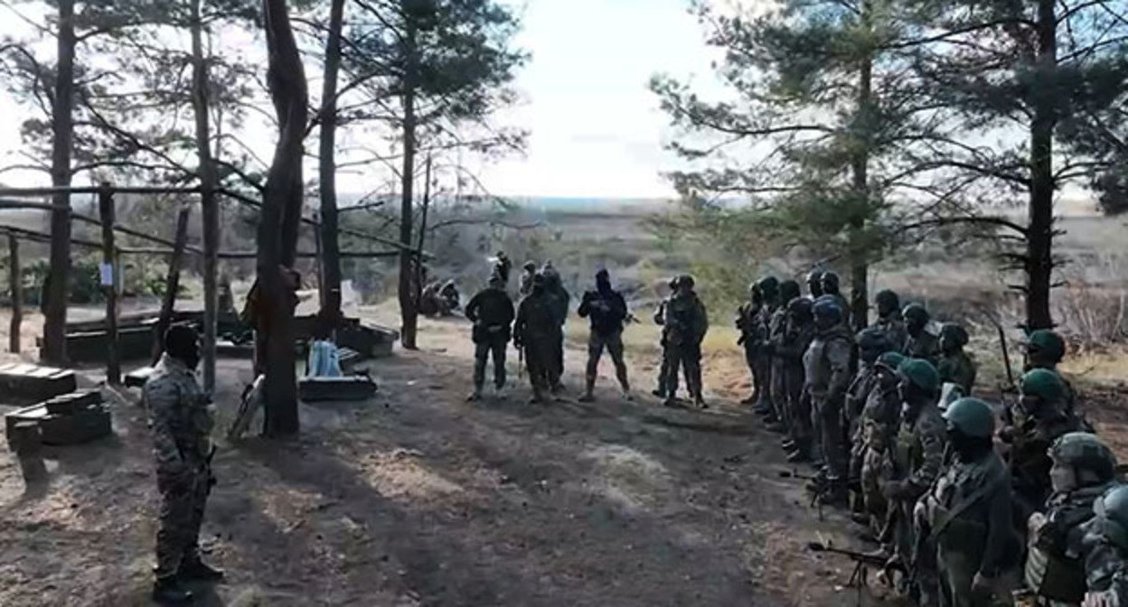Отряд "Камертон", созданный в составе спецназа "Ахмат" бывшими бойцами ЧВК "Вагнер". Cкриншот видео https://t.me/AptiAlaudinovAKHMAT/2202 Отряд "Камертон", созданный в составе спецназа "Ахмат" бывшими бойцами ЧВК "Вагнер". Cкриншот видео https://t.me/AptiAlaudinovAKHMAT/2202