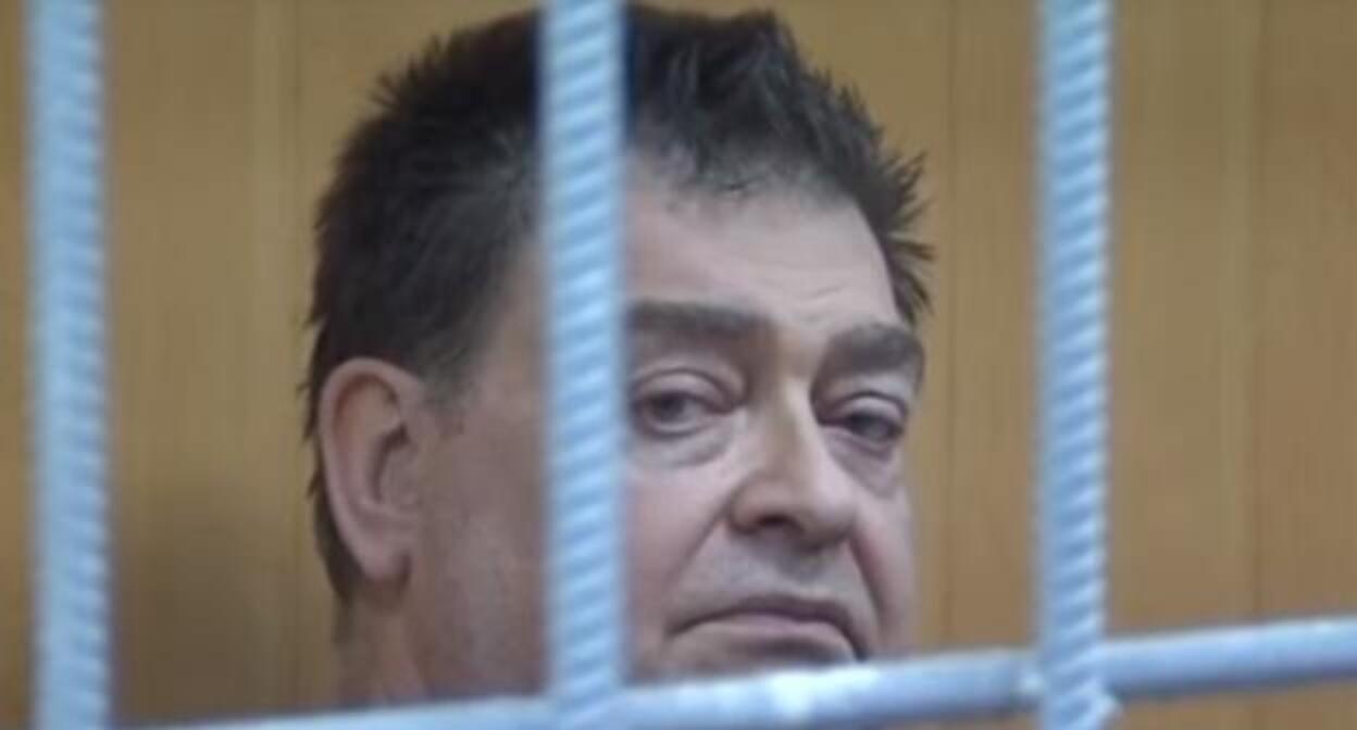 Вадим Варшавский в зале суда при рассмотрении вопроса о продлении ареста, 22 марта 2018 года. Фото: скриншот видео Youtube канала "Россия 24",https://www.youtube.com/watch?time_continue=1&v=BZv0xS_fqfU Вадим Варшавский в зале суда при рассмотрении вопроса о продлении ареста, 22 марта 2018 года. Фото: скриншот видео Youtube канала "Россия 24",https://www.youtube.com/watch?time_continue=1&v=BZv0xS_fqfU