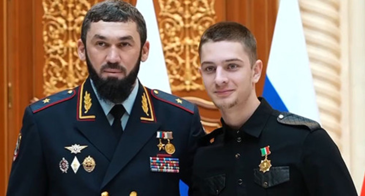Магомед Даудов (слева) и Эли Кадыров. Скриншот видео https://t.me/MDaudov_95/1761
