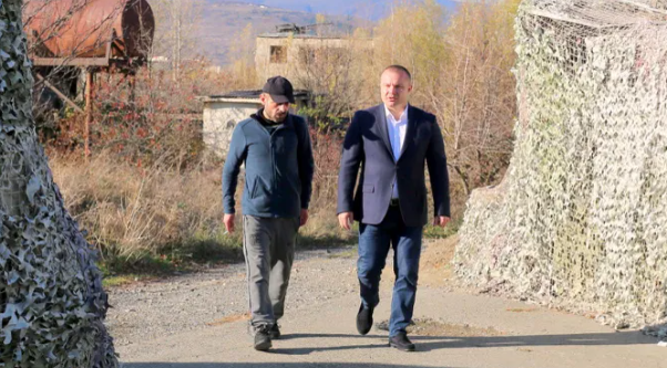 Леван Петриашвили (слева). Фото: https://www.interpressnews.ge Леван Петриашвили (слева). Фото: https://www.interpressnews.ge