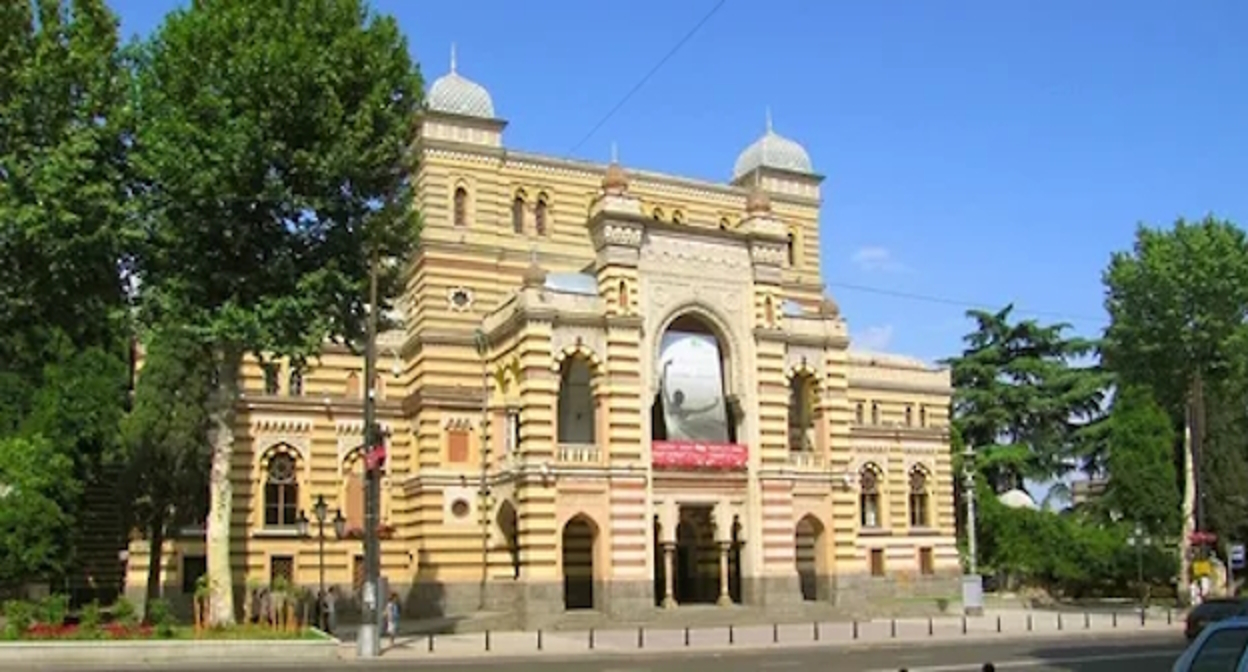 Театр оперы и балета в Тбилиси, фото: http://opera.ge Театр оперы и балета в Тбилиси, фото: http://opera.ge