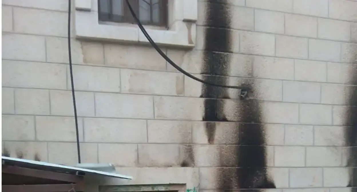 Поджог синагоги в Ереване. Скриншот видео https://www.7kanal.co.il/news/256665 Поджог синагоги в Ереване. Скриншот видео https://www.7kanal.co.il/news/256665