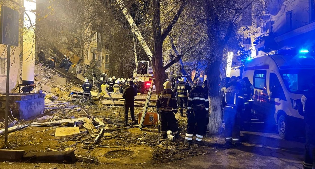 Последствия обрушения дома в Астрахани. 16 ноября 2023 года. Фото из телеграм-канала Игоря Бабушкина https://t.me/babushkin30/4187 Последствия обрушения дома в Астрахани. 16 ноября 2023 года. Фото из телеграм-канала Игоря Бабушкина https://t.me/babushkin30/4187