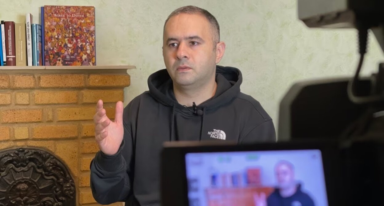 Ульви Гасанли. Фото: https://turan.az/ru/politika/komitet-zashhity-zurnalistov-prizval-osvobodit-ulvi-gasanly-774563 Ульви Гасанли. Фото: https://turan.az/ru/politika/komitet-zashhity-zurnalistov-prizval-osvobodit-ulvi-gasanly-774563
