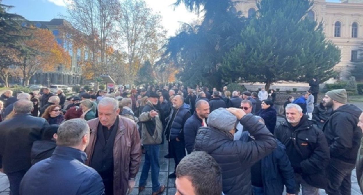 Оппозиционеры на проспекте Руставели. Тбилиси, 10 декабря 2023 года. Фото: Netgazeti https://netgazeti.ge/news/700993/