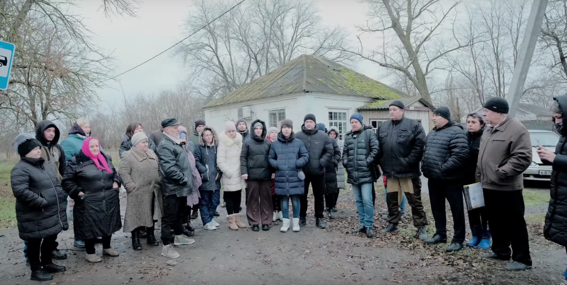 Обращение жителей поселка Зеленый к Путину. Скриншот видео из сообщества "ВКонтакте" Azak Tv от 08.12.23, https://vk.com/azak_tv?w=wall-148824244_1630
Обращение жителей поселка Зеленый к Путину. Скриншот видео из сообщества "ВКонтакте" Azak Tv от 08.12.23, https://vk.com/azak_tv?w=wall-148824244_1630