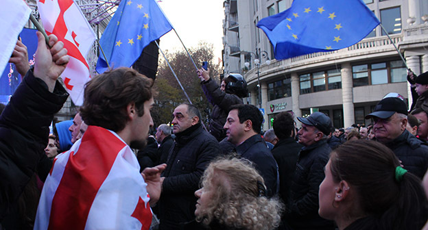 Митинг в Тбилиси по случаю получения Грузией статуса кандидата в члены ЕС. 15 декабря 2023 г. Фото Инны Кукуджановой для "Кавказского узла" Митинг в Тбилиси по случаю получения Грузией статуса кандидата в члены ЕС. 15 декабря 2023 г. Фото Инны Кукуджановой для "Кавказского узла"