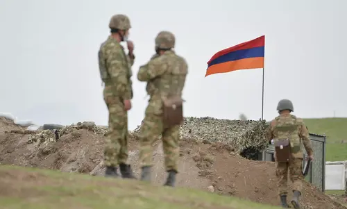 Армянские военнослужащие на границе с Азербайджаном. Фото: аппарат президента Республики Армения