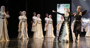Чеченский танец. Фото: "Грозный Информ" https://www.grozny-inform.ru