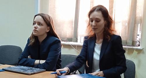 Адвокат Катерина Тертухина (справа) и юрист Александра Баева. Фото корреспондента "Кавказского узла"
