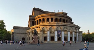 Площадь Свободы в Ереване. Фото: Alexxx1979 https://ru.wikipedia.org