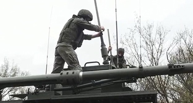 Военная операция на Украине. Скриншот видео https://z.mil.ru/spec_mil_oper/news/more.htm?id=12422922@egNews Военная операция на Украине. Скриншот видео https://z.mil.ru/spec_mil_oper/news/more.htm?id=12422922@egNews