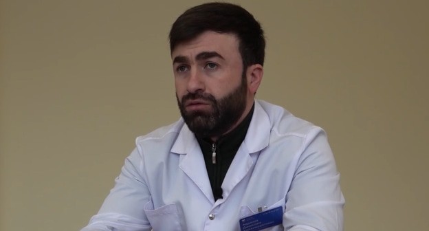 Динислам Айдинов, стоп-кадр видео канала КЧГУ https://rutube.ru/video/2d4e96ed54ccdbce6f5fe4439e8c51f7/ Динислам Айдинов, стоп-кадр видео канала КЧГУ https://rutube.ru/video/2d4e96ed54ccdbce6f5fe4439e8c51f7/