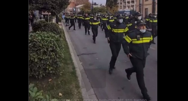 Силовики снесли палаточный городок, стоп-кадр видео https://t.me/Tbilisi_life/31311 Силовики снесли палаточный городок, стоп-кадр видео https://t.me/Tbilisi_life/31311