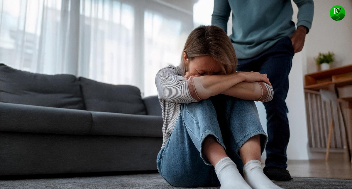 Домашнее насилие. Иллюстрация создана «Кавказским узлом» с помощью ИИ в программе Photoshop