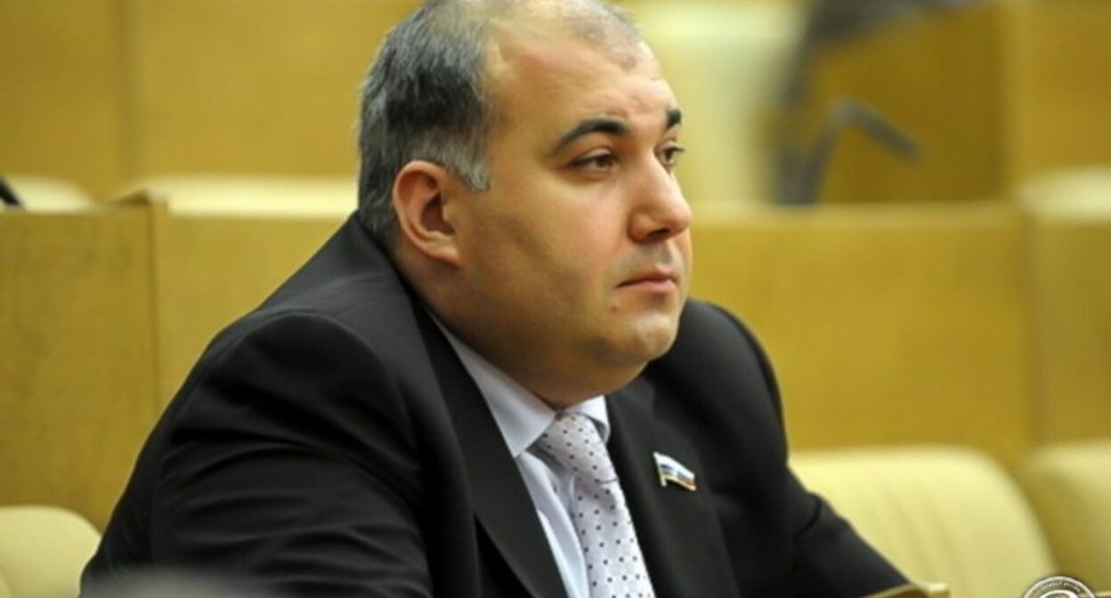 Юрий Напсо. Фото: https://gs-sochi.ru/deputat-gosdumy-yurij-napso-iz-sochi-stal-geroem-truda-kubani/