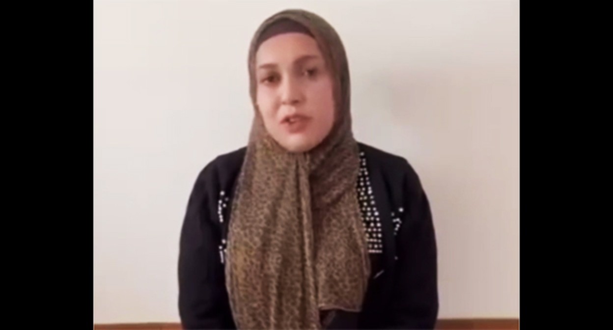 Жительница Ставрополья извинилась за попрошайничество в Назрани. 1 апреля 2025 г. Скриншот видео t.me/serdalo_ingushetii/54970 принадлежит компании Meta деятельность которой запрещена в России