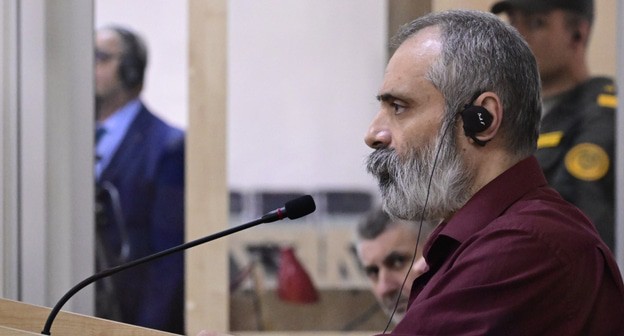Давид Бабаян в суде. Фото: "Азертадж" azertag.az/ru/xeber/david_babayan_ya_araik_arutyunyan_ruben_vardanyan_i_drugie_vystupali_protiv_integracii_armyanskogo_naseleniya_v_azerbaidzhan-3491131