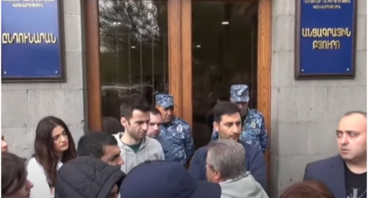 Акция протеста в Ереване. Апрель 2025 г. Скриншот видео https://news.am/rus/print/news/862976.html