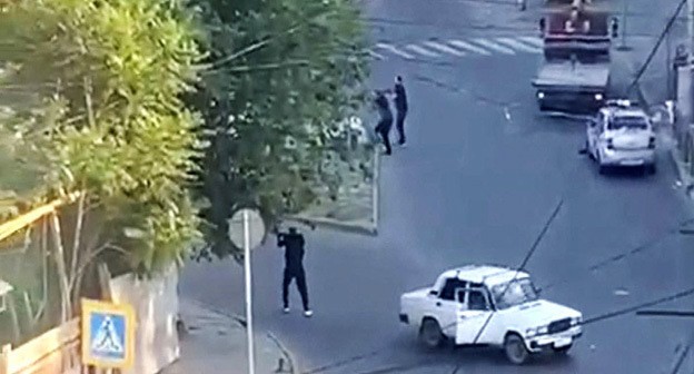 Перестрелка в Махачкале. 5 мая 2025 г. Скриншот видео https://vesti.az/