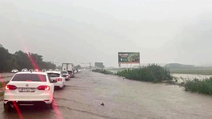 Подтопление в Баксане. 4 июня 2025 года. Фото: Телеграм-канал gibdd26