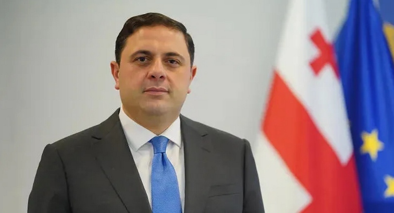 Ромео Микаутадзе. Фото: "Интерпрессньюс" https://www.interpressnews.ge/ru/article/169217-po-faktu-zloupotrebleniia-sluzhebnym-polozheniem-i-legalizatsii-nezakonnykh-dokhodov-v-razmere-neskolkikh-millionov-lari-sgb-zaderzhala-byvshego-zamestitelia-ministra-ekonomiki-gruzii-romeo-mikautadze Ромео Микаутадзе. Фото: "Интерпрессньюс" https://www.interpressnews.ge/ru/article/169217-po-faktu-zloupotrebleniia-sluzhebnym-polozheniem-i-legalizatsii-nezakonnykh-dokhodov-v-razmere-neskolkikh-millionov-lari-sgb-zaderzhala-byvshego-zamestitelia-ministra-ekonomiki-gruzii-romeo-mikautadze